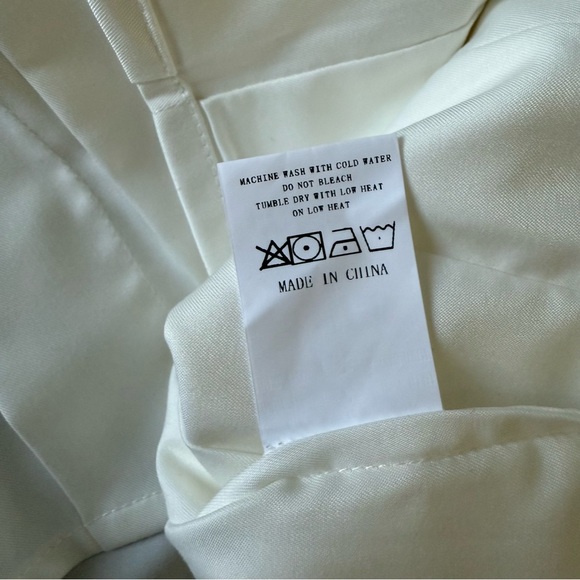 Tuxedo Pleated Oversized Drop Shoulder Key Hole Back Sleek Chic Buttondown Top S - Picture 7 of 8